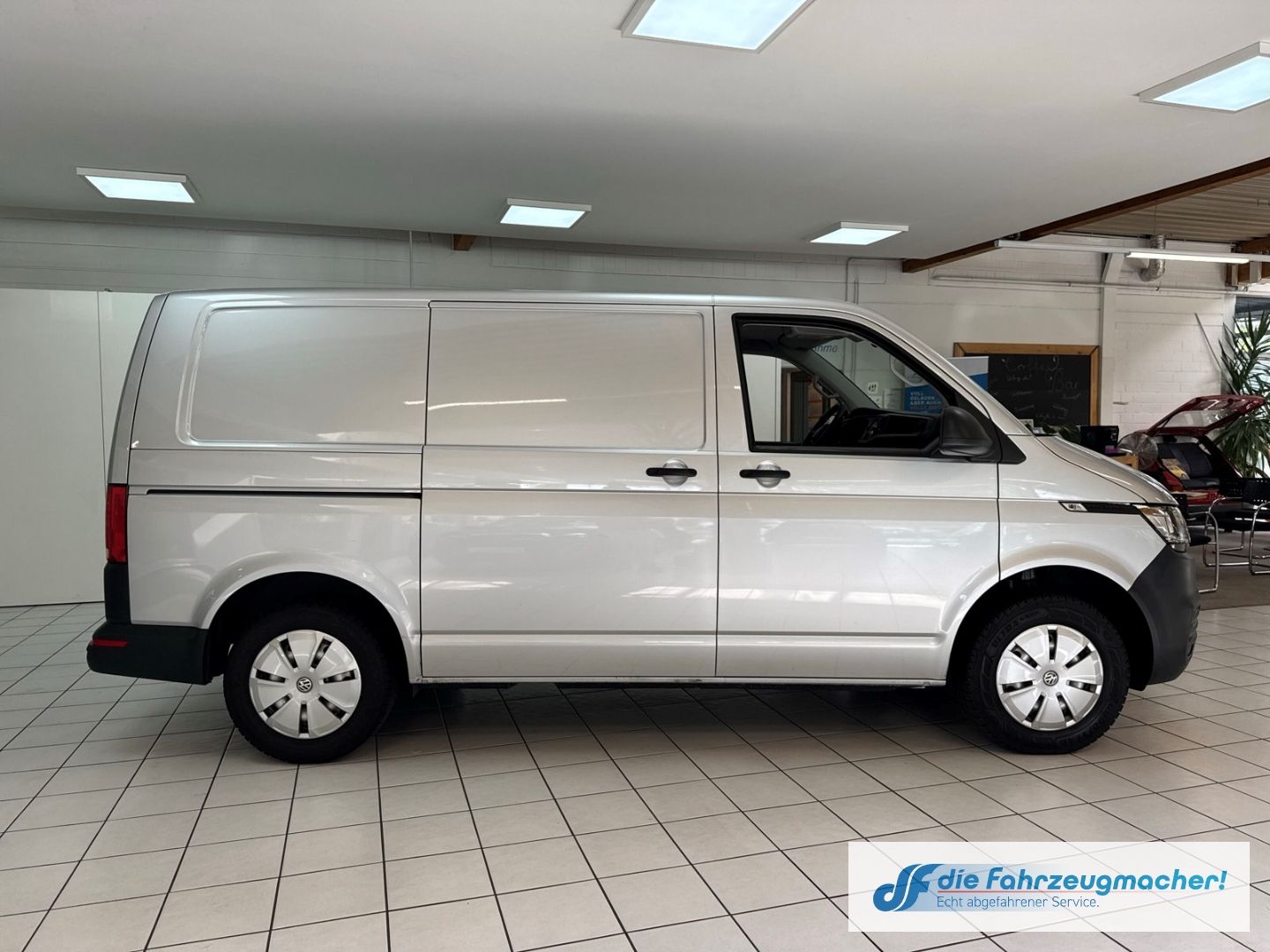 Fahrzeugabbildung Volkswagen Transporter T6.1 Kasten AHK DAB 2x Schiebetür 15