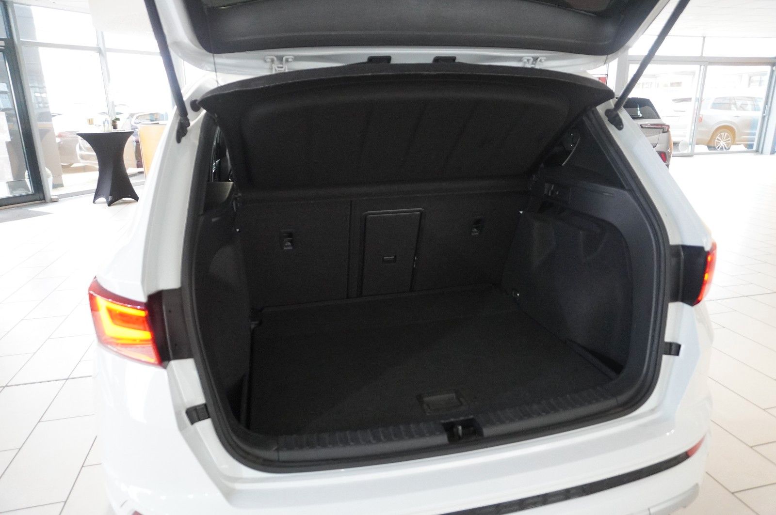 Fahrzeugabbildung SEAT Ateca 2.0 TDI FR SPORT DSG NAVI/LED/KAMERA/AHK