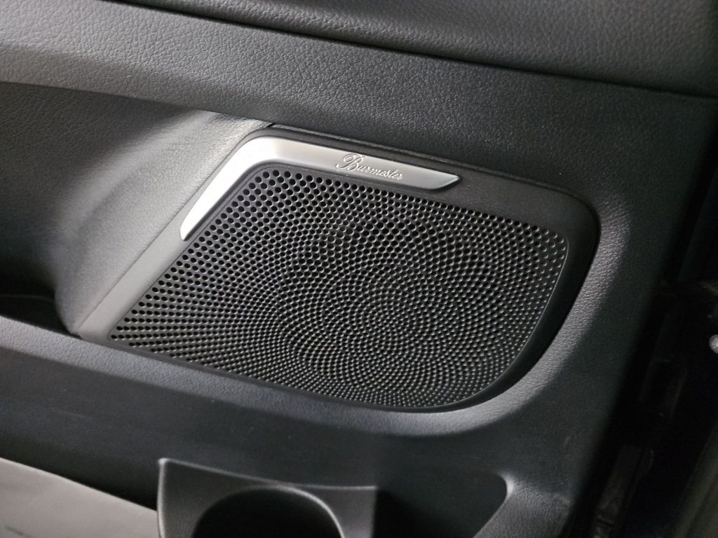 Fahrzeugabbildung Mercedes-Benz V 300 ED lang 4x4 7 Sitze AMG 2,5tAHK Sound STHZ