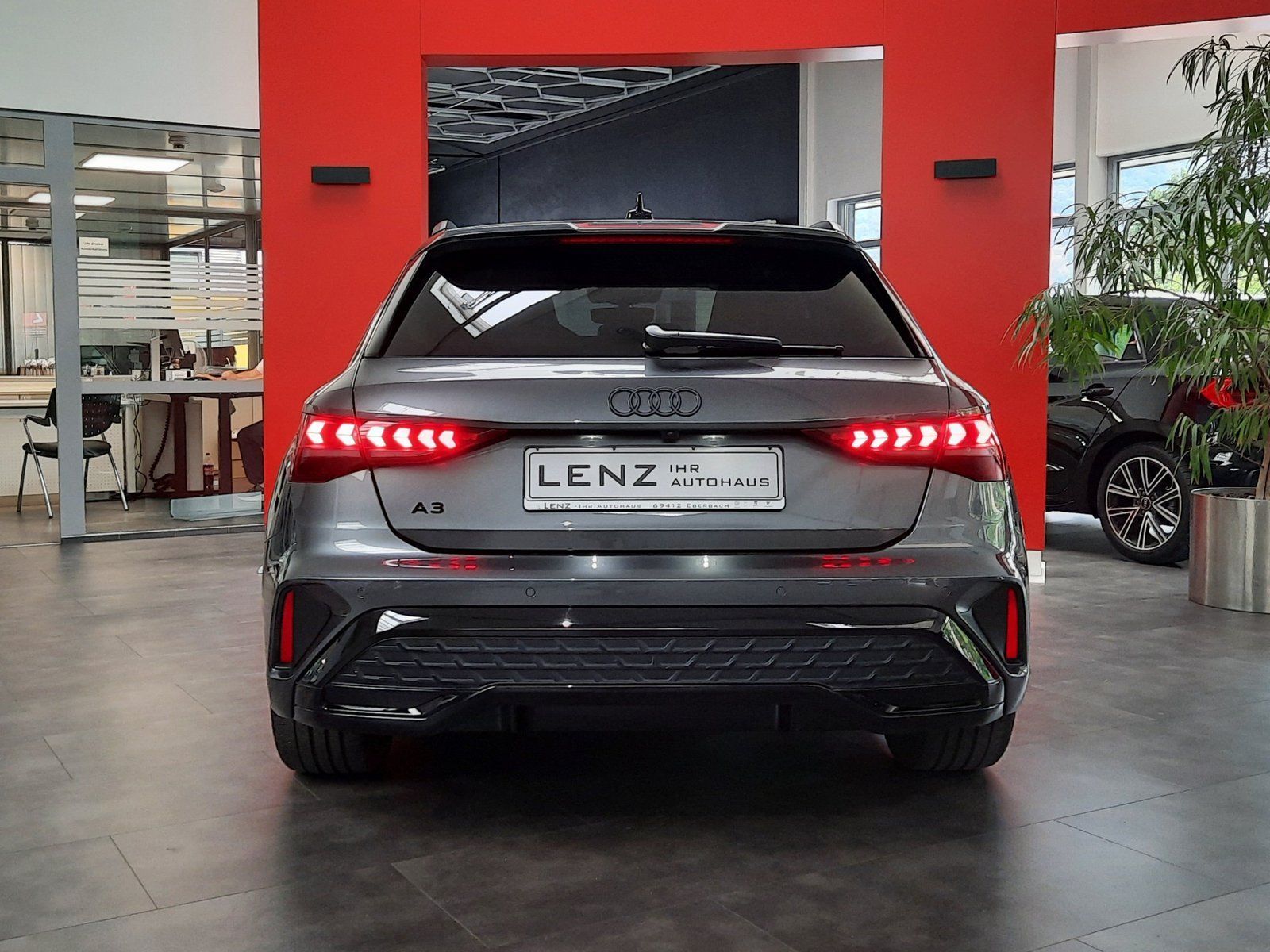 Fahrzeugabbildung Audi A3 Sportback TFSI S-Line S-tronic *AHK*Navi*LED*
