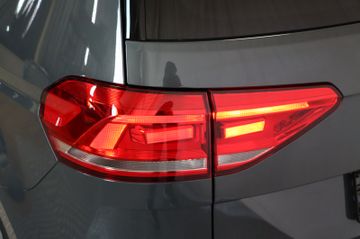 Volkswagen Touran 2.0 DSG R-Line 7-Sitze AHK Kamera