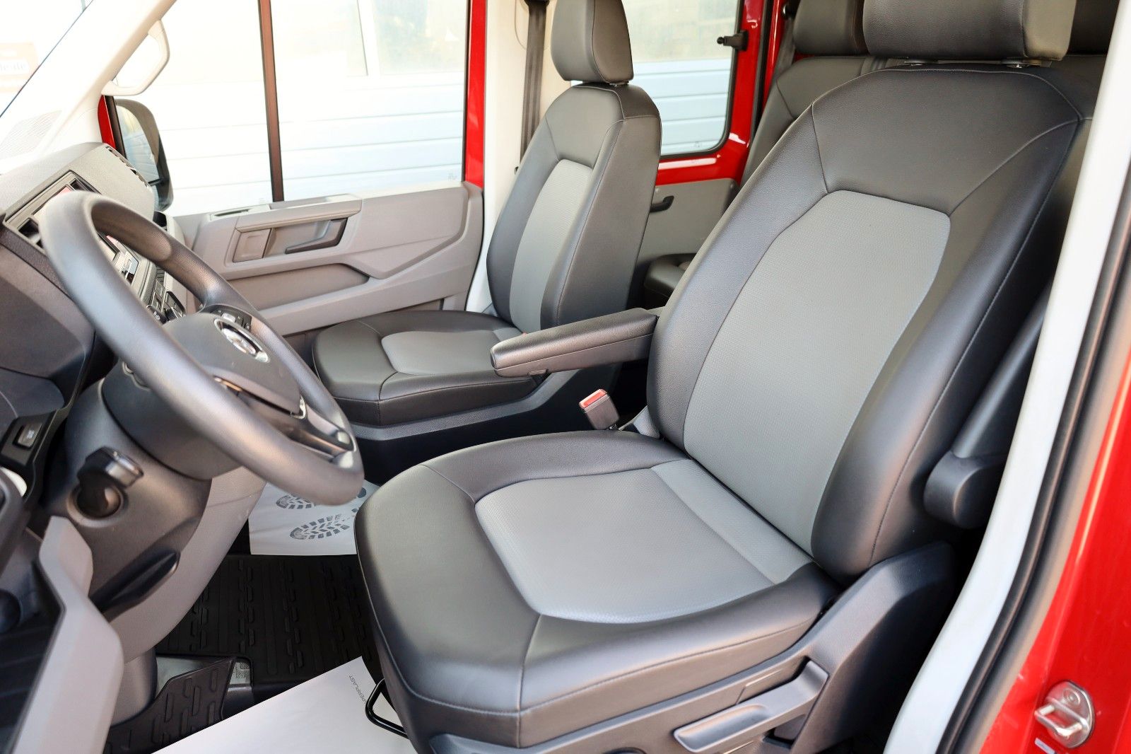 Fahrzeugabbildung Volkswagen Crafter Pritsche 35 DOKA lang 4M Massage,ACC,AHK