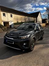 Kia Stonic - Inspektion und TüV bis 09/27 - Kia Stonic von privat