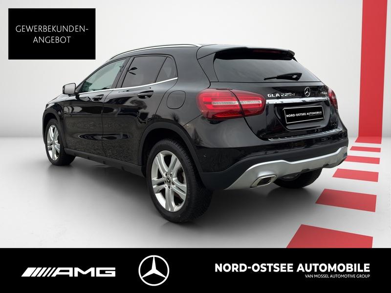 Mercedes-Benz GLA 220 d 4M URBAN KAMERA NAVI TEMPO SHZ