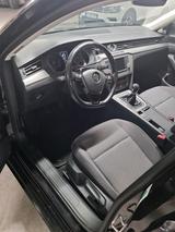 Volkswagen Passt B8 TÜV neu - Volkswagen 181 in Bielefeld