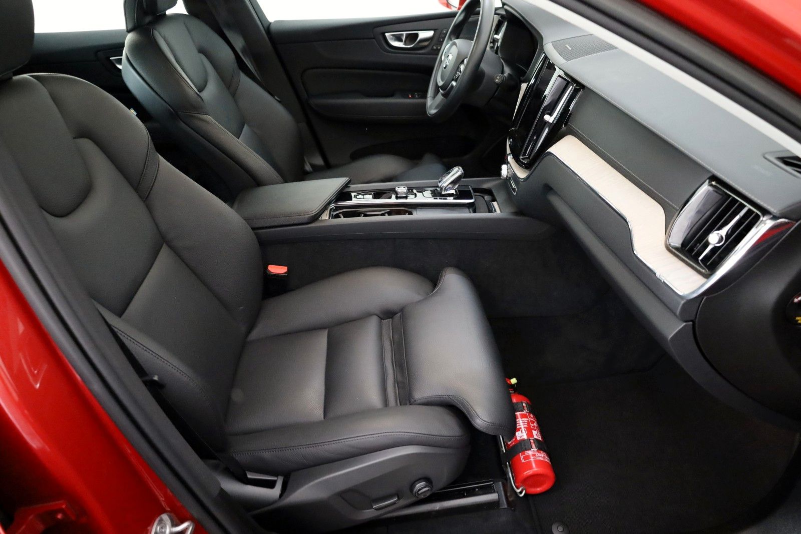Fahrzeugabbildung Volvo XC60 Plus Bright T6 AWD,Leder,Navi,LED,SH,Panora