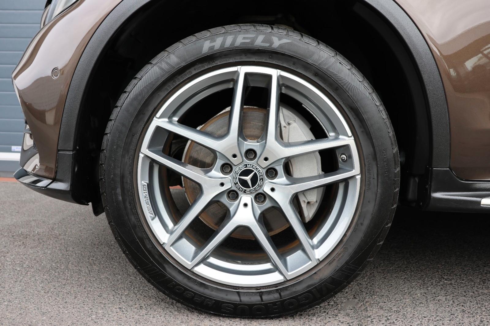 Mercedes-Benz GLC 300 4MATIC/ACC/Burmester/PANO/SHZ/TTW/KAMERA