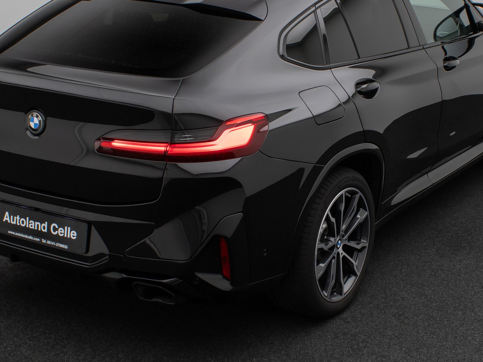 Fahrzeugabbildung BMW X4 M40i Kamera Laser HUD DAB HiFi Komfort 20Zoll