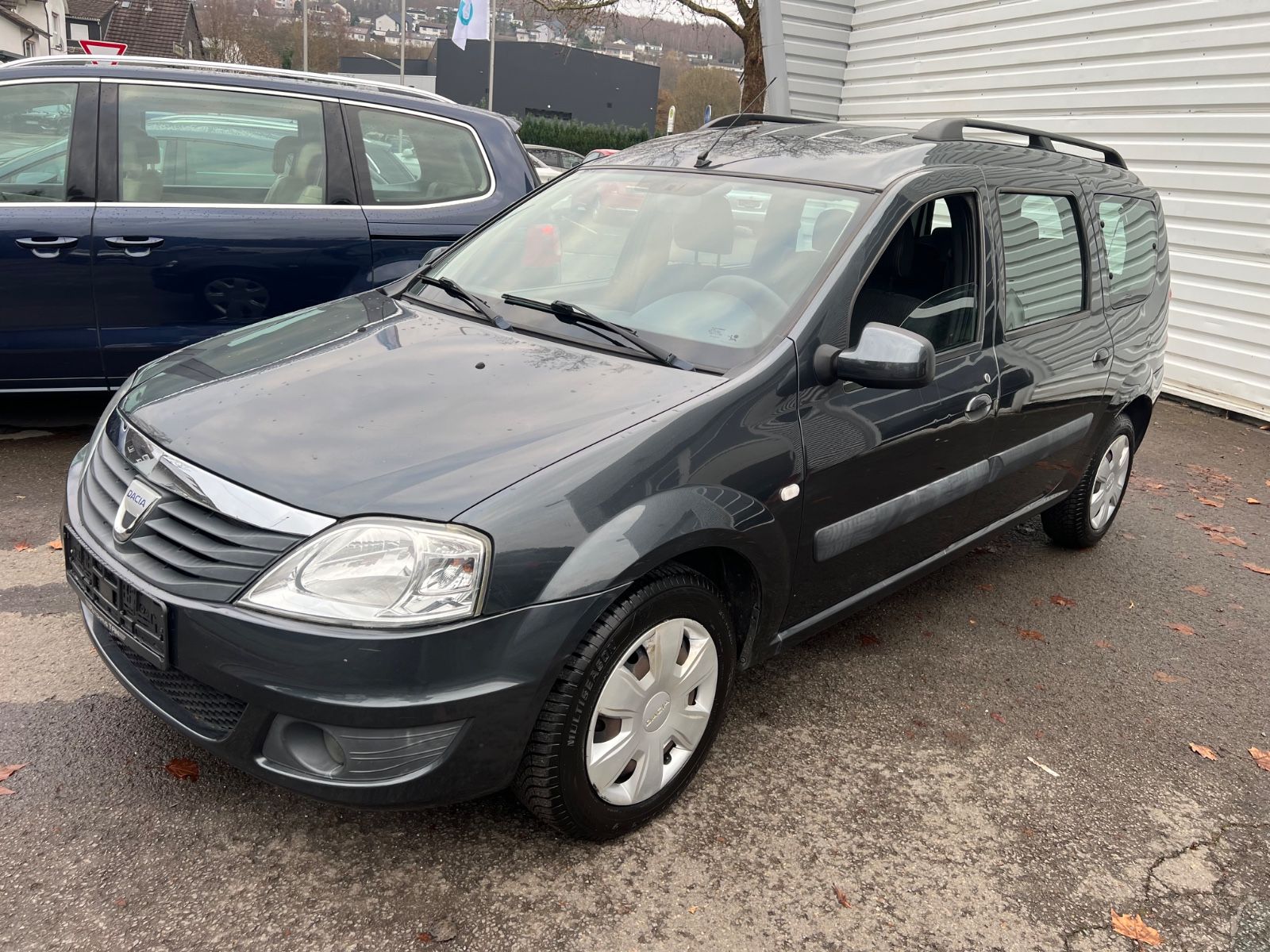 Fahrzeugabbildung Dacia Logan MCV Kombi Laureate * 7.SITZE *TÜV NEU*