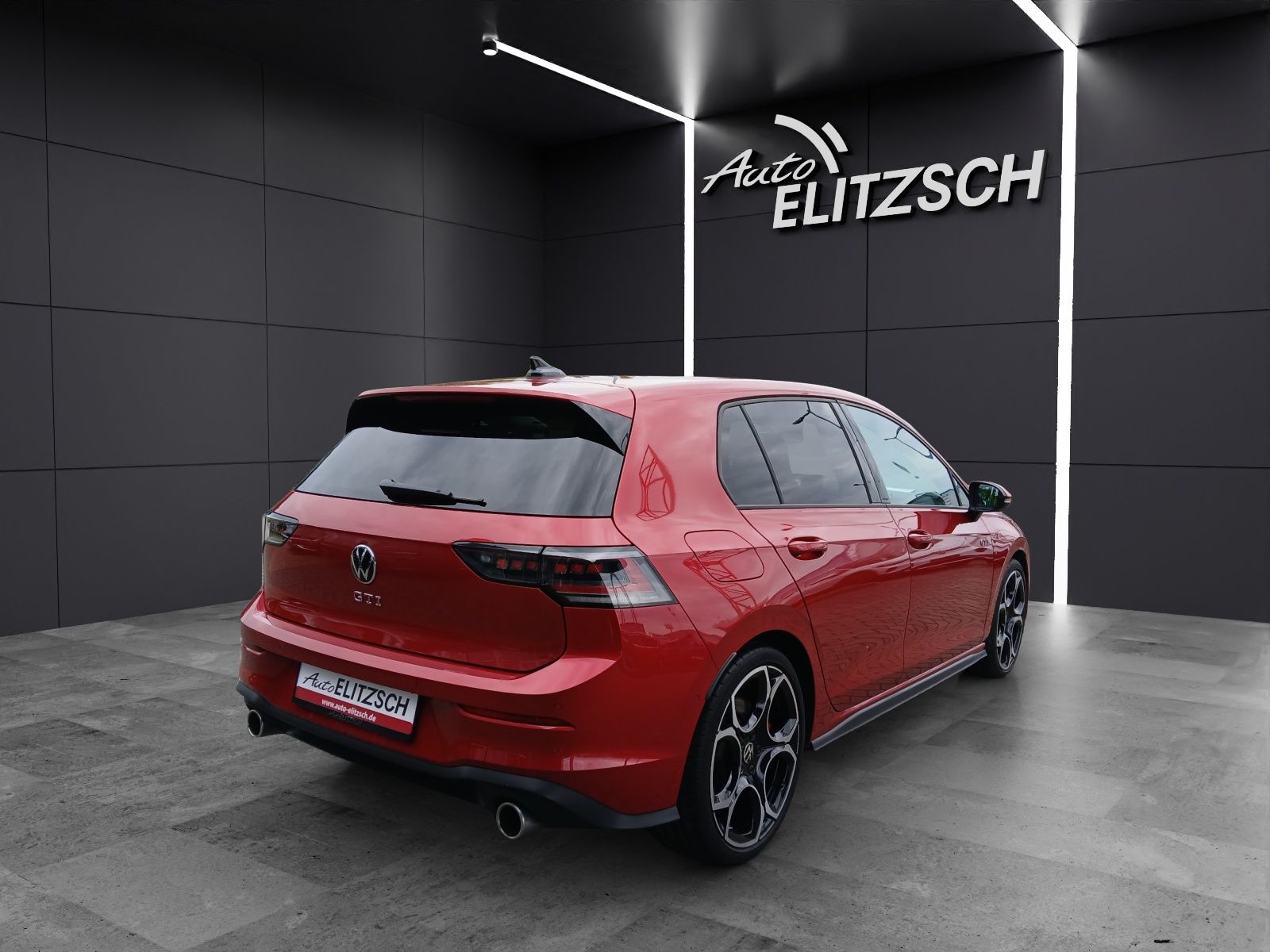 Fahrzeugabbildung Volkswagen Golf VIII GTI DSG Matrix AHK Navi Harman AID ACC