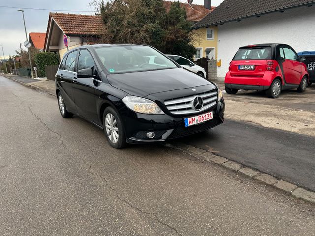 Mercedes-Benz B 180, Automatik,sehr gepflegt, Navi