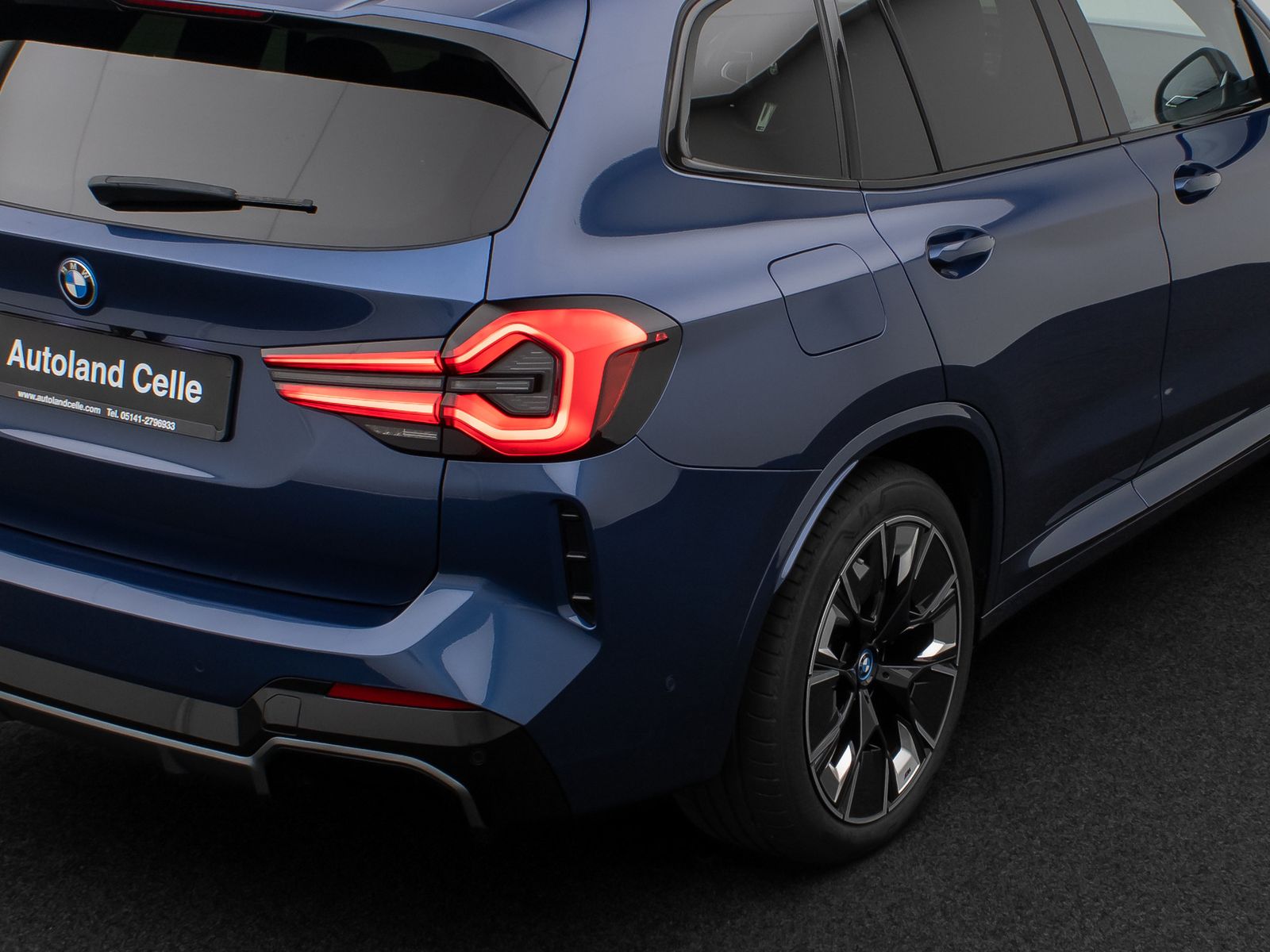 Fahrzeugabbildung BMW iX3 Impressive M Sport Pano 360°HUD DAB H/K 20"