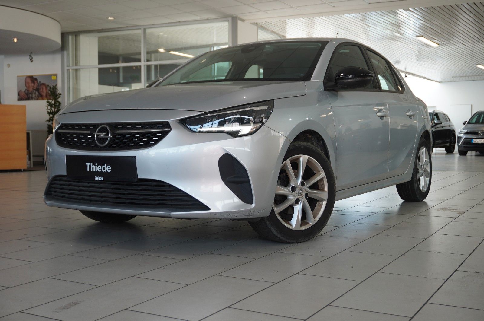 Fahrzeugabbildung Opel Corsa F 1.2 ELEGANCE NAVI/LED/TEMP/PDC/KLIMA/USB