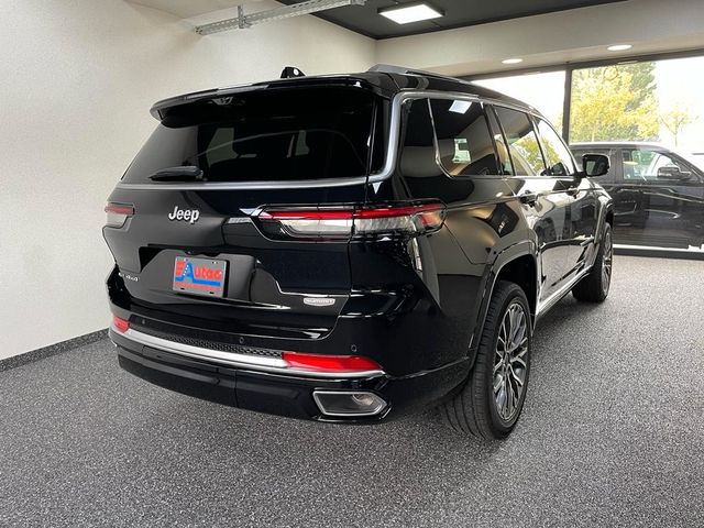 Fahrzeugabbildung Jeep GRAND CHEROKEE -L- SUMMIT-RESERVE 5.7L-V8 SOFORT