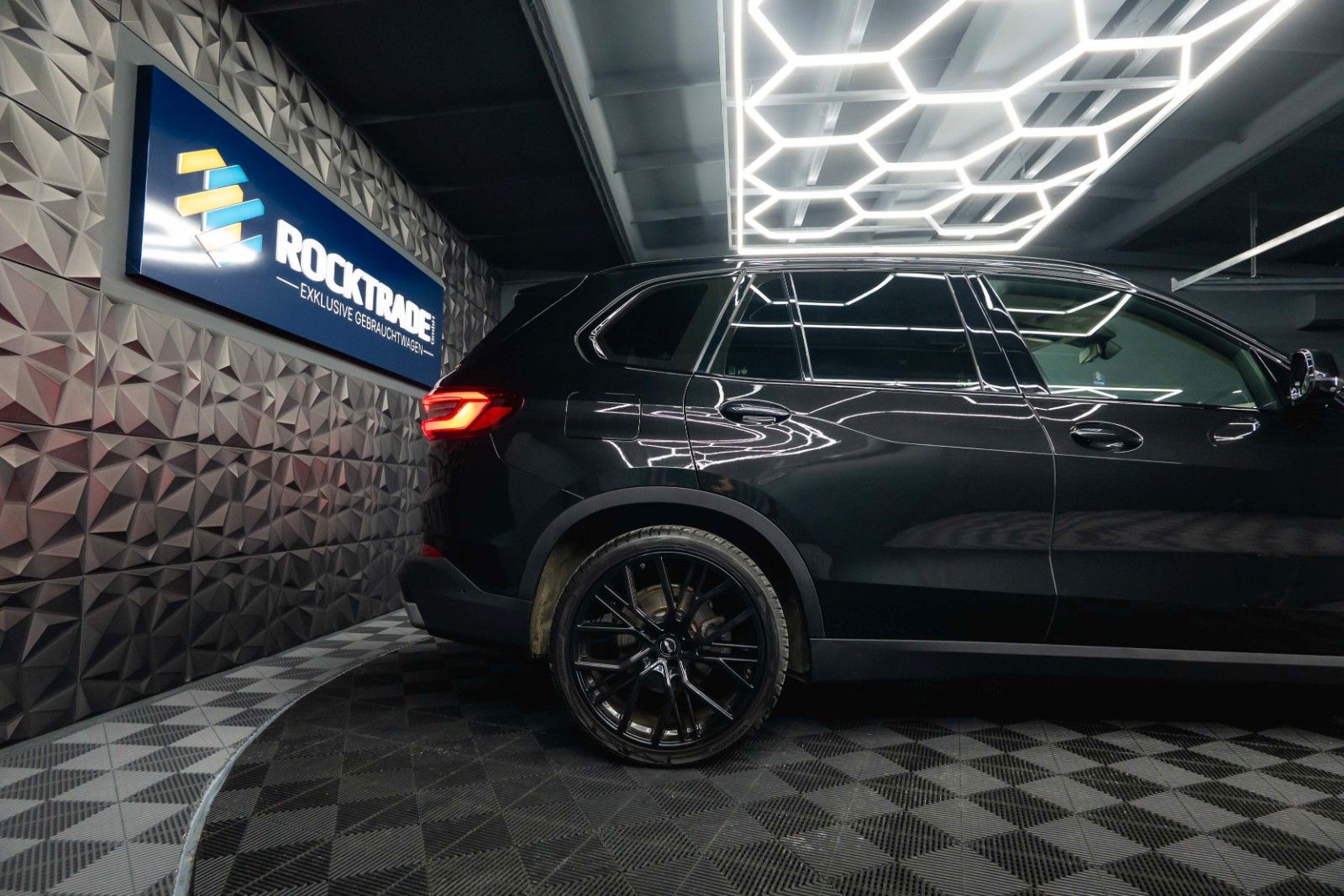 Fahrzeugabbildung BMW X5 xDrive 30d Sport Shadow | ACC | LED | Live CP