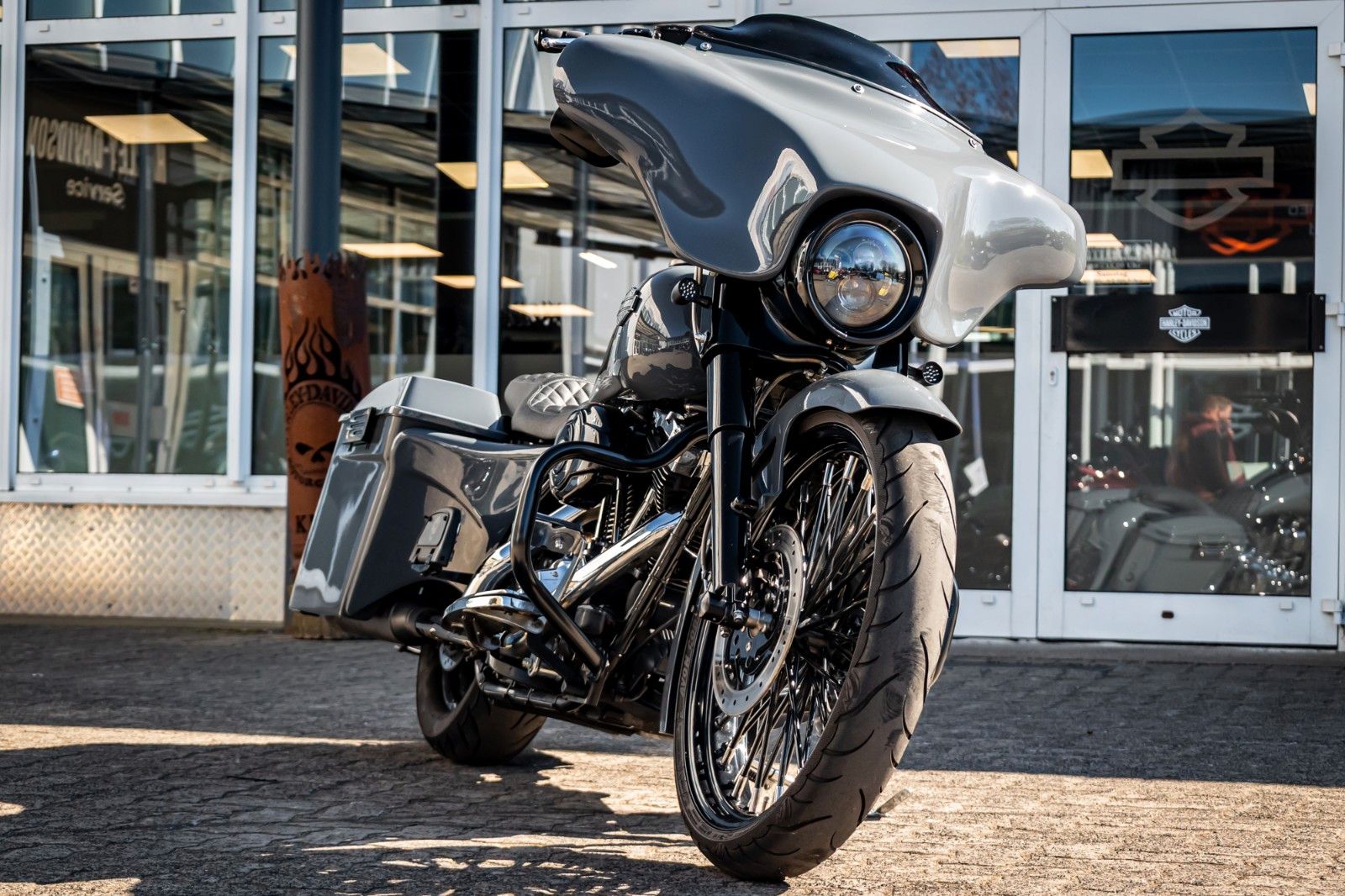 Fahrzeugabbildung Harley-Davidson FLHR ROAD KING  - Fairing - Jekill - 23"Umbau