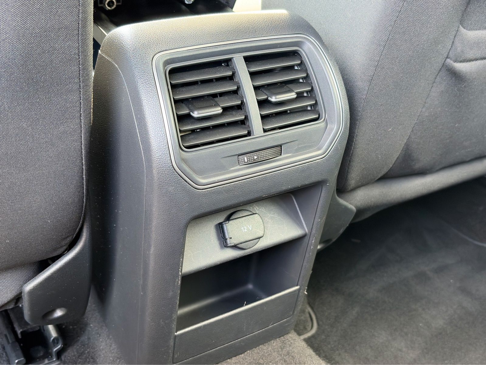Fahrzeugabbildung Volkswagen Golf Sportsvan Highline*DSG*AHK*Xenon*Alcantara*