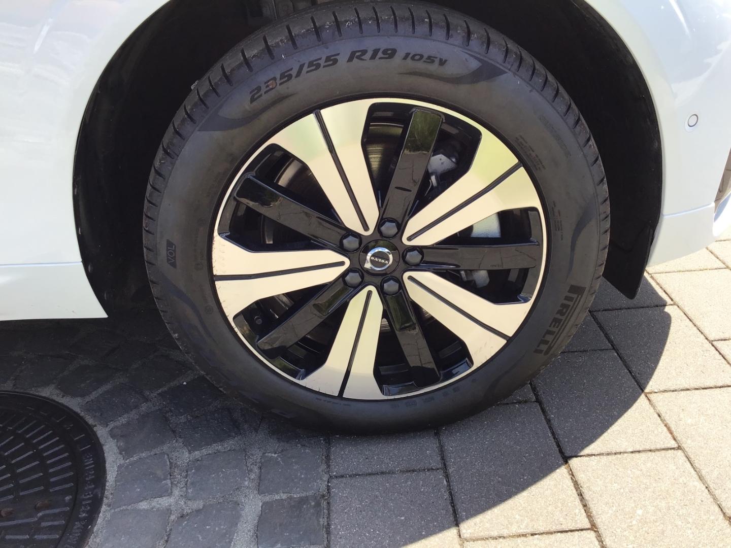 Volvo XC60 T6 Plus Dark AWD Stdhzg. 360° Cam PanoDach