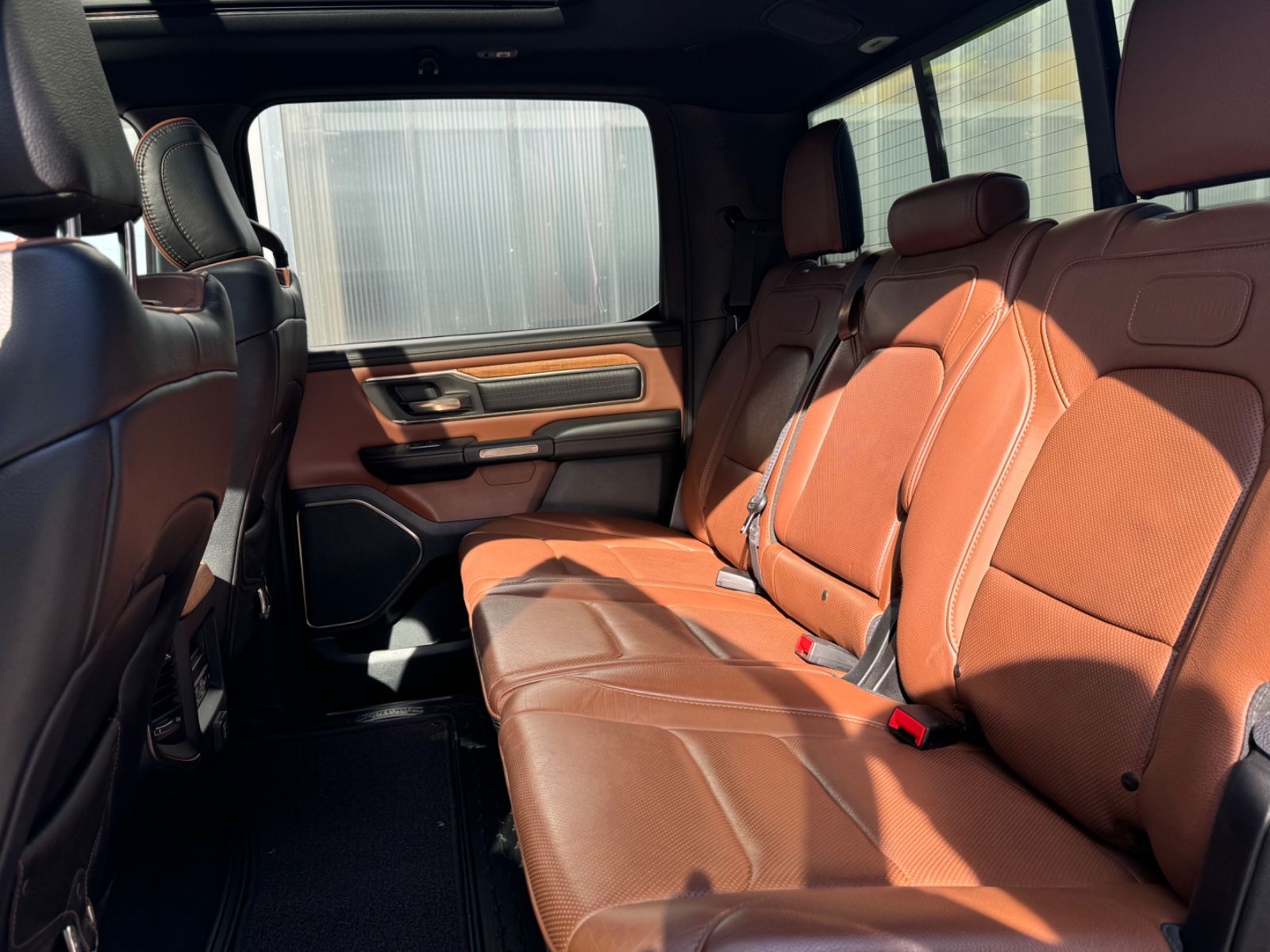 Fahrzeugabbildung Dodge RAM 1500 CrewCab 5,7 Longhorn Luftfahrwerk Voll