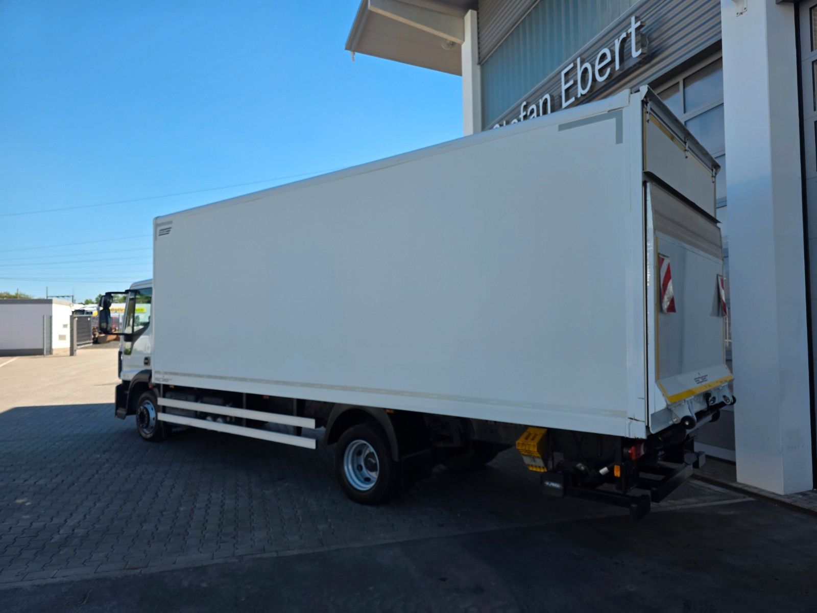 Fahrzeugabbildung Iveco Eurocargo 120E25 LBW 1.500kg Klima Standheizung