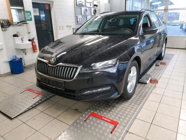 Skoda Superb 2.0 TDI Combi Ambition*NAVI*AHK*ACC*