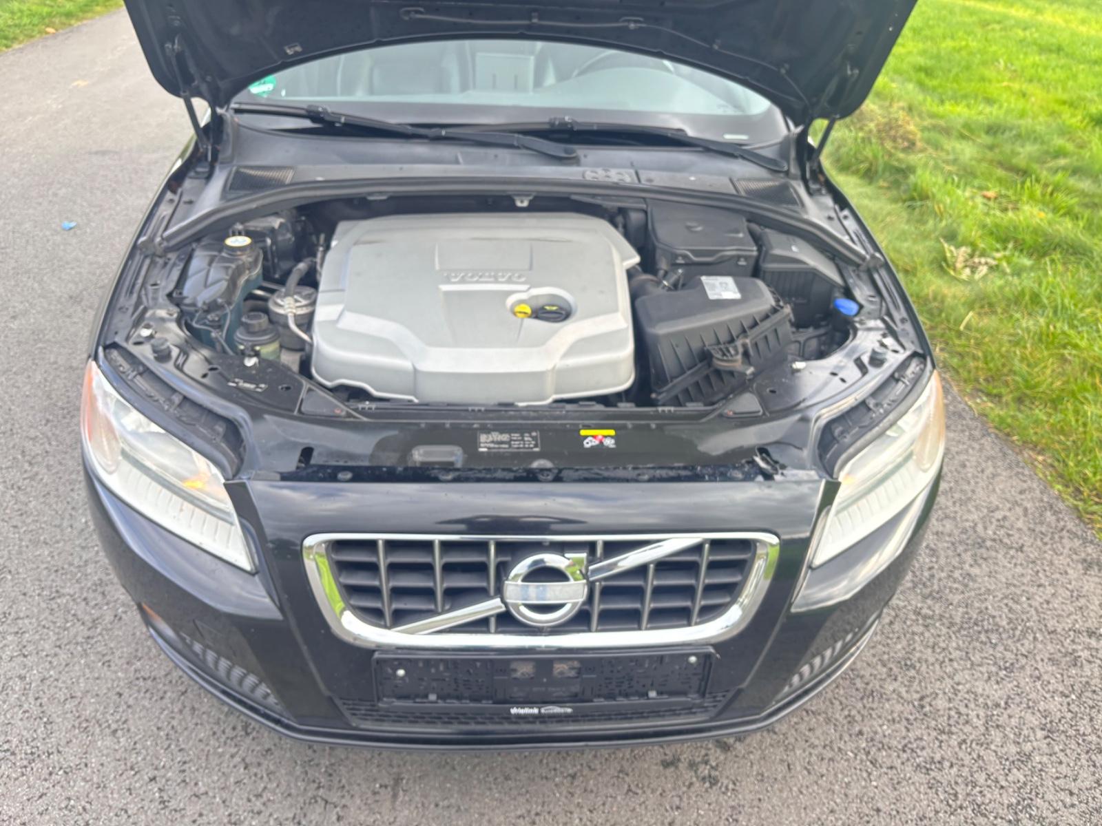 Volvo V70 2010 — photo 15
