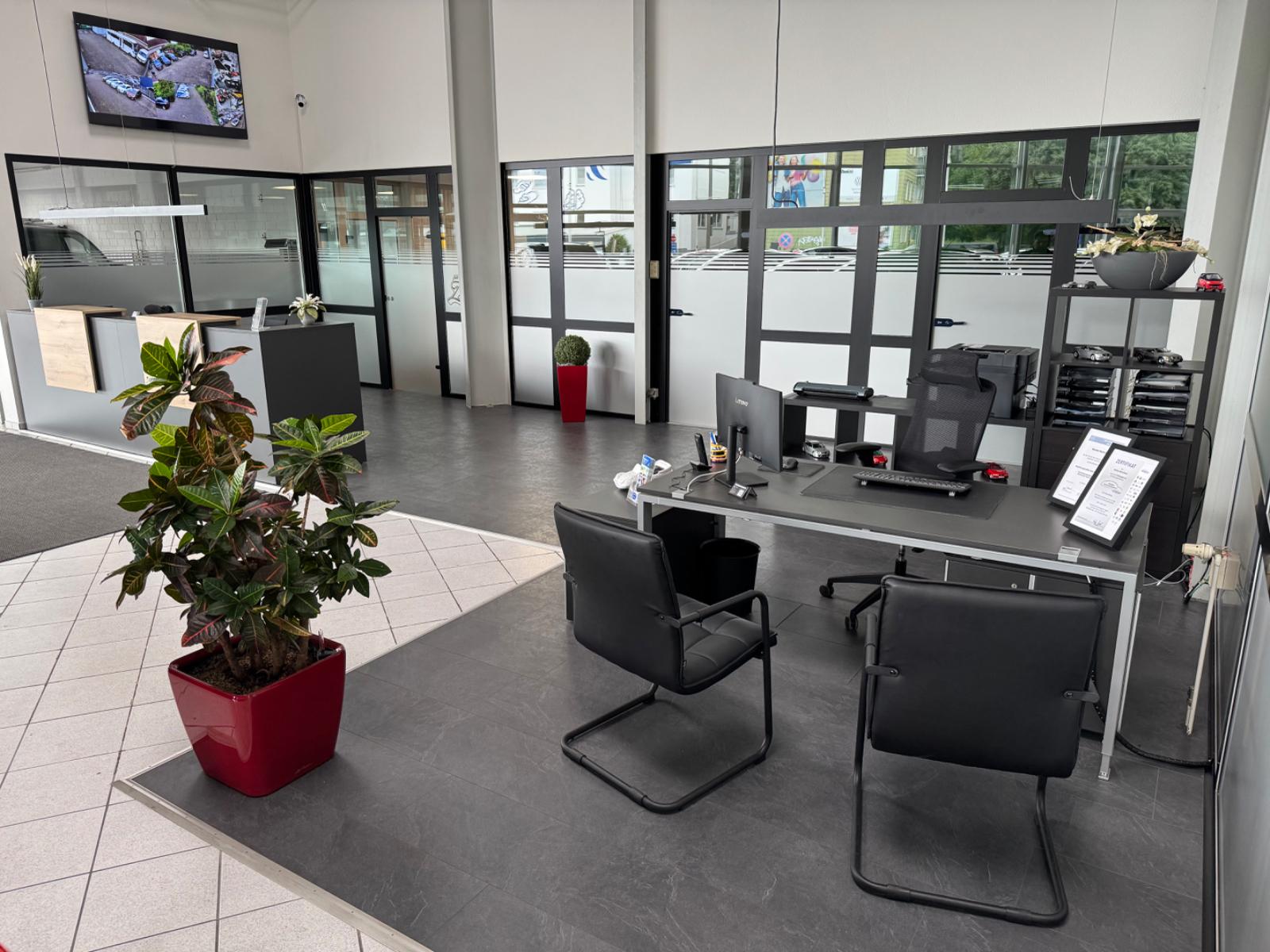 showroom-image-top