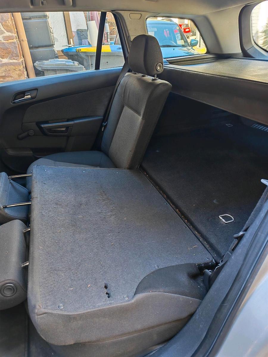 Opel Astra 2005 — photo 12