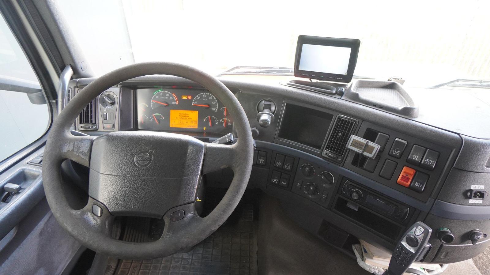 Volvo FH 480 - 6x2 ADR Globetrotter XL tractor unit