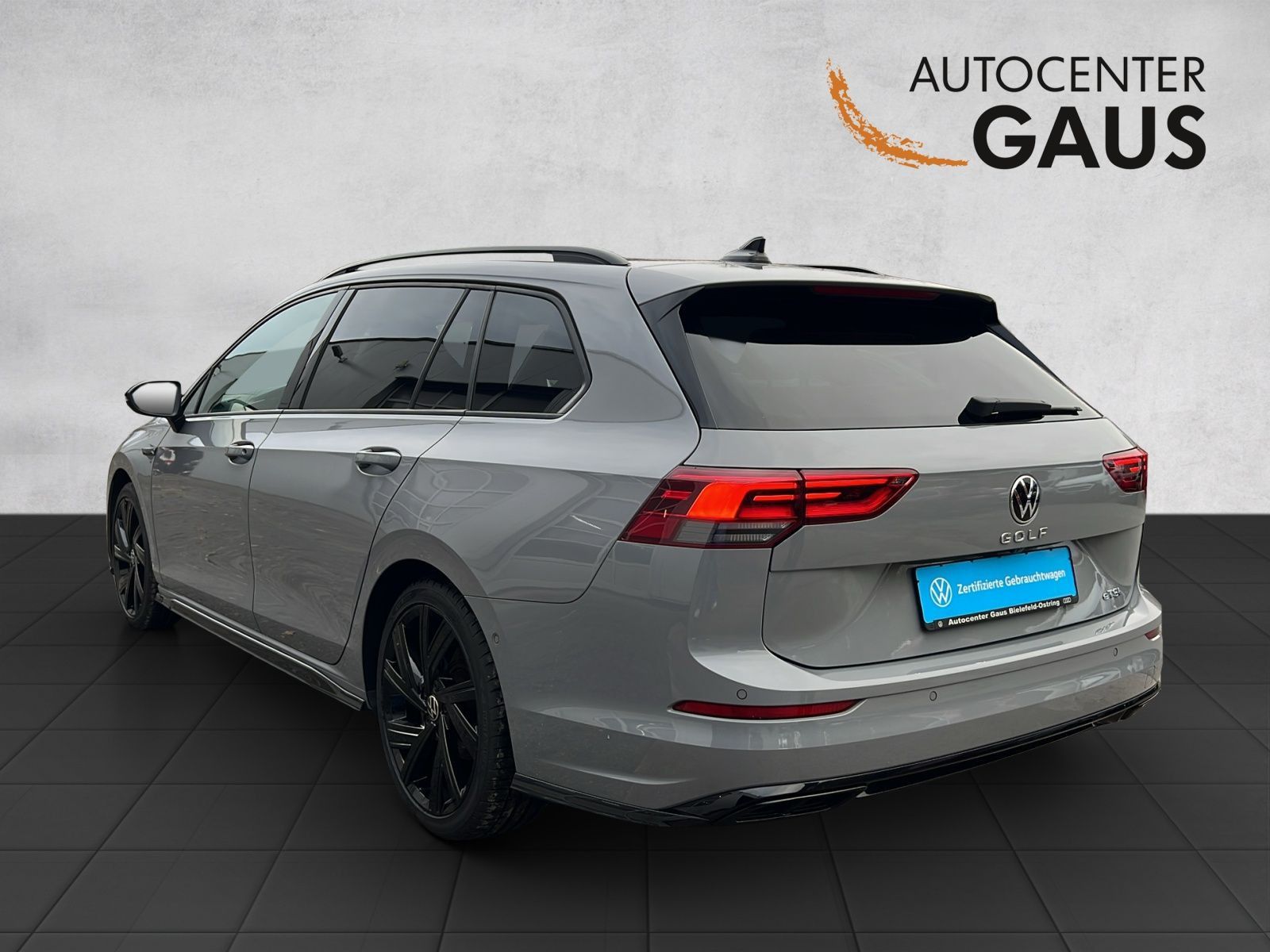 Golf VIII Variant R-Line 1.5 l eTSI DSG AHK*Navi