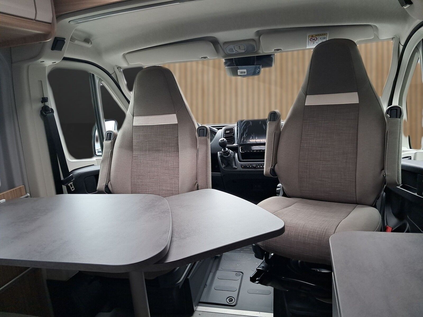 Fahrzeugabbildung Pössl Summit 600 Plus Citroen Markise, Solar, LithiumB