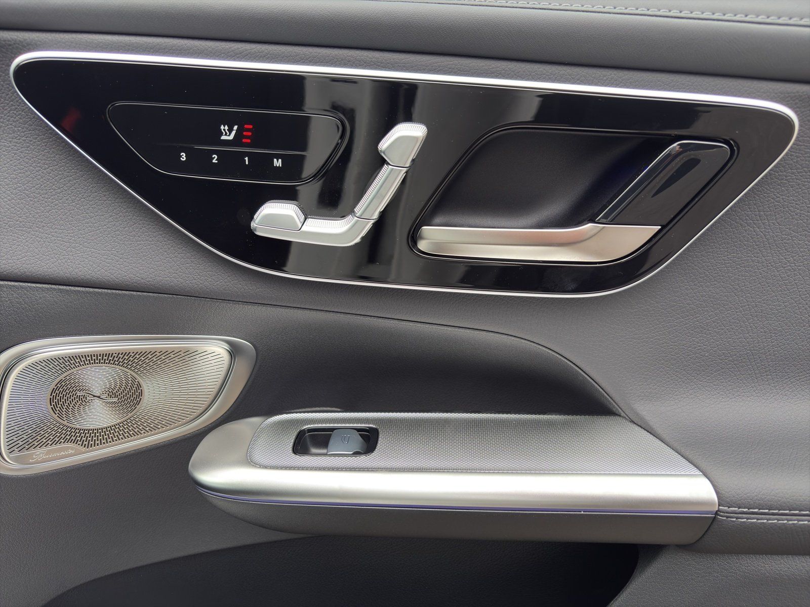 Fahrzeugabbildung Mercedes-Benz GLC 220 d 4M AMG Pano AHK 360° Carbon KeyGo Burm