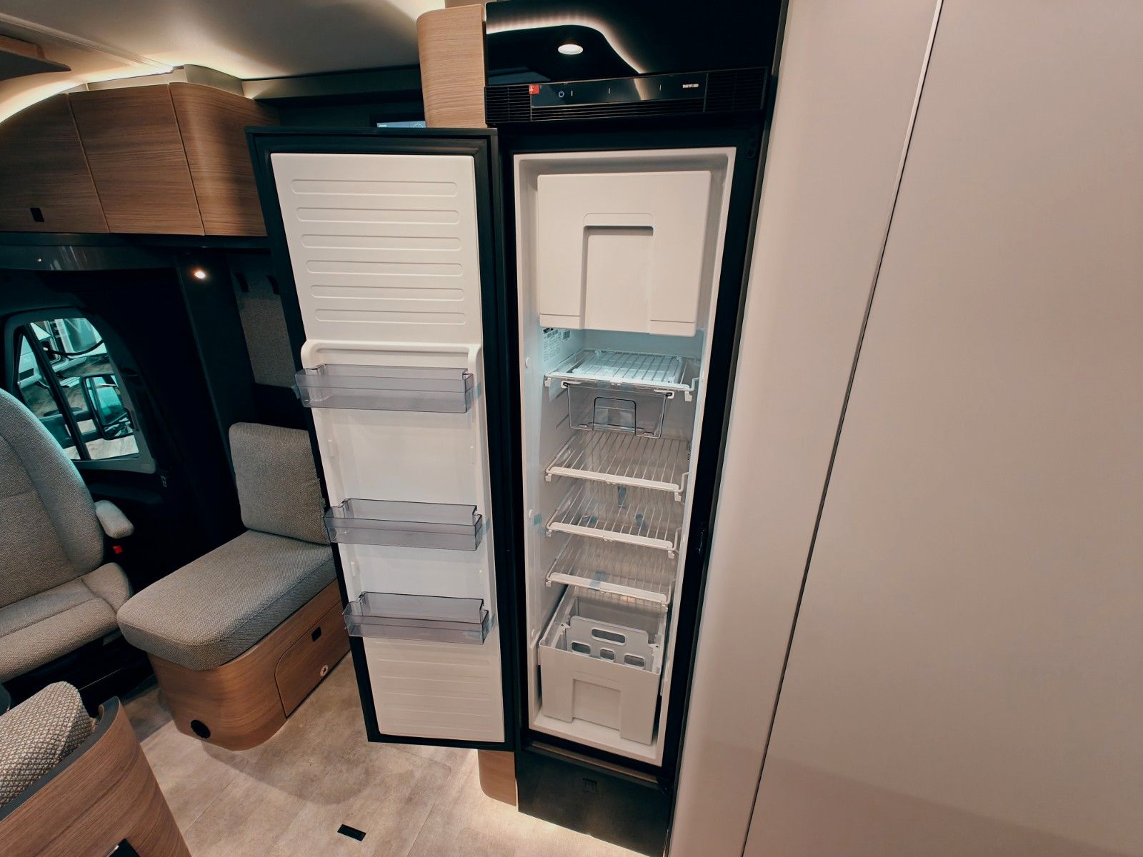 Fahrzeugabbildung HYMER / ERIBA / HYMERCAR B-KLASSE MC T 680 PREMIUM 2026 SOFORT LIEFERBAR