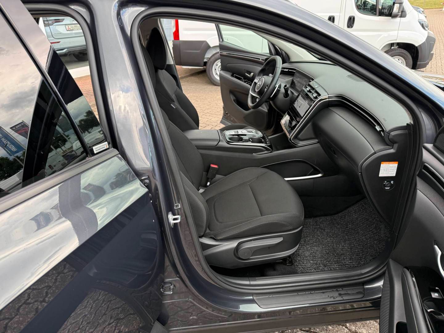Fahrzeugabbildung Hyundai NEW Tucson Hybrid 1.6 T-GDi 230PS 6-AT 2