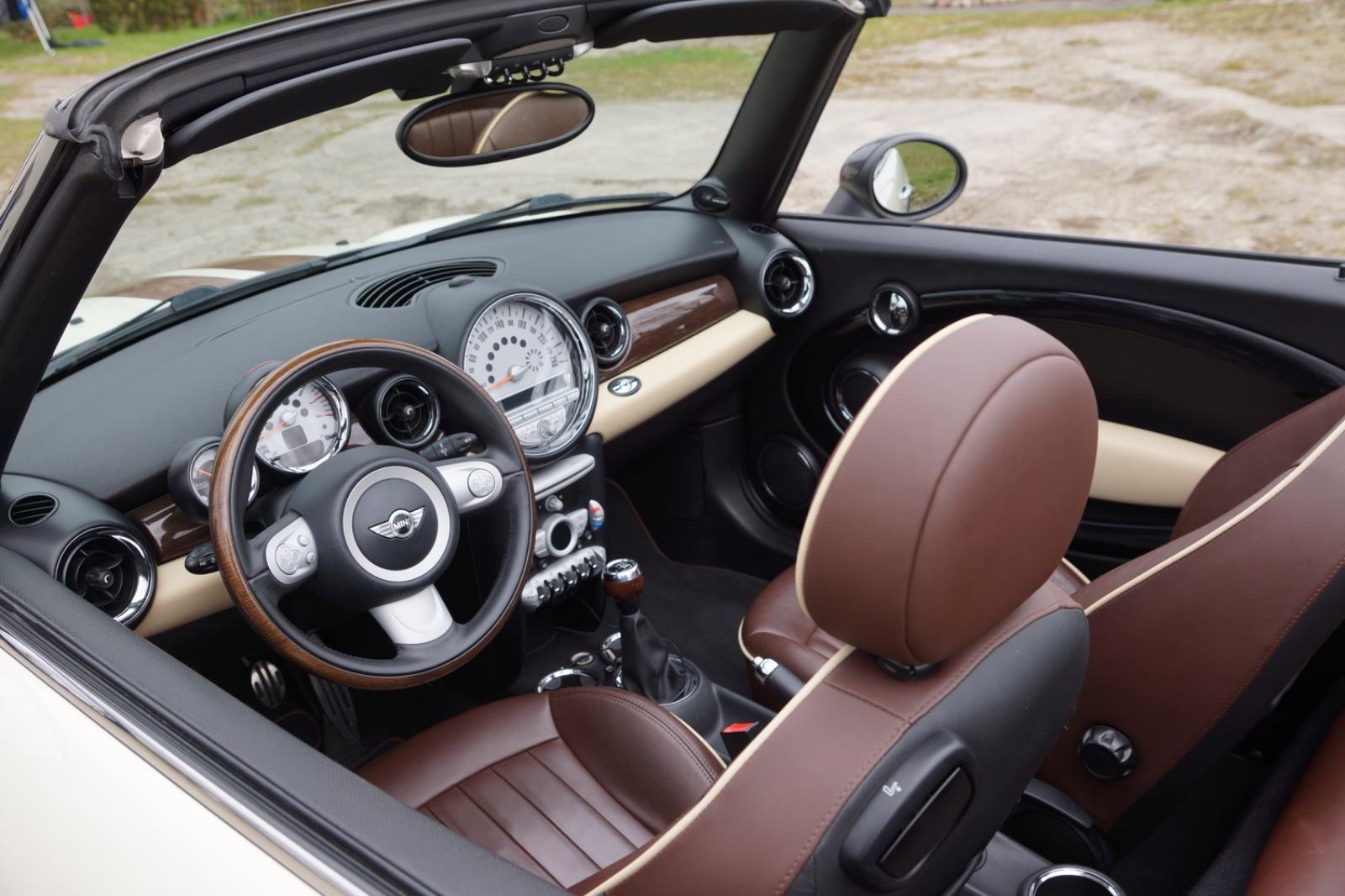 MINI Cooper S Cabrio *Akrapovic* *Harman Kardon*