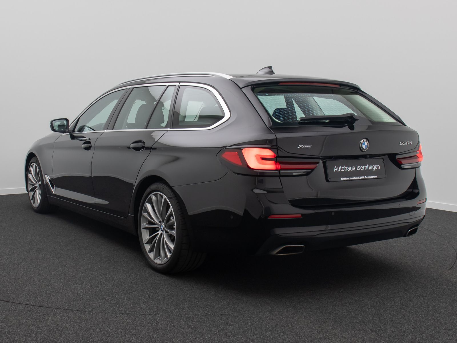 Fahrzeugabbildung BMW 530d xD Kamera DAB Laser HUD Belüft Panorama 19"