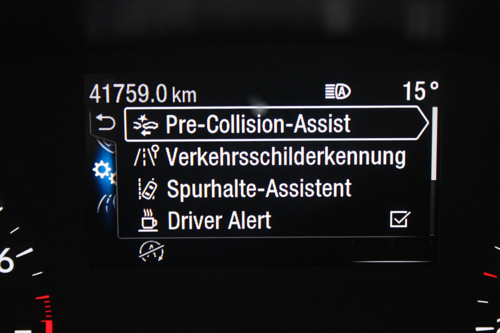 Fahrzeugabbildung Ford Fiesta Titanium 5-T LED RFK PANODACH ACC WinterP