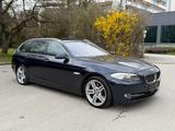 BMW 530d xDrive Touring Soft-Close Head-Up Panorama - BMW 530 Gebrauchtwagen in München