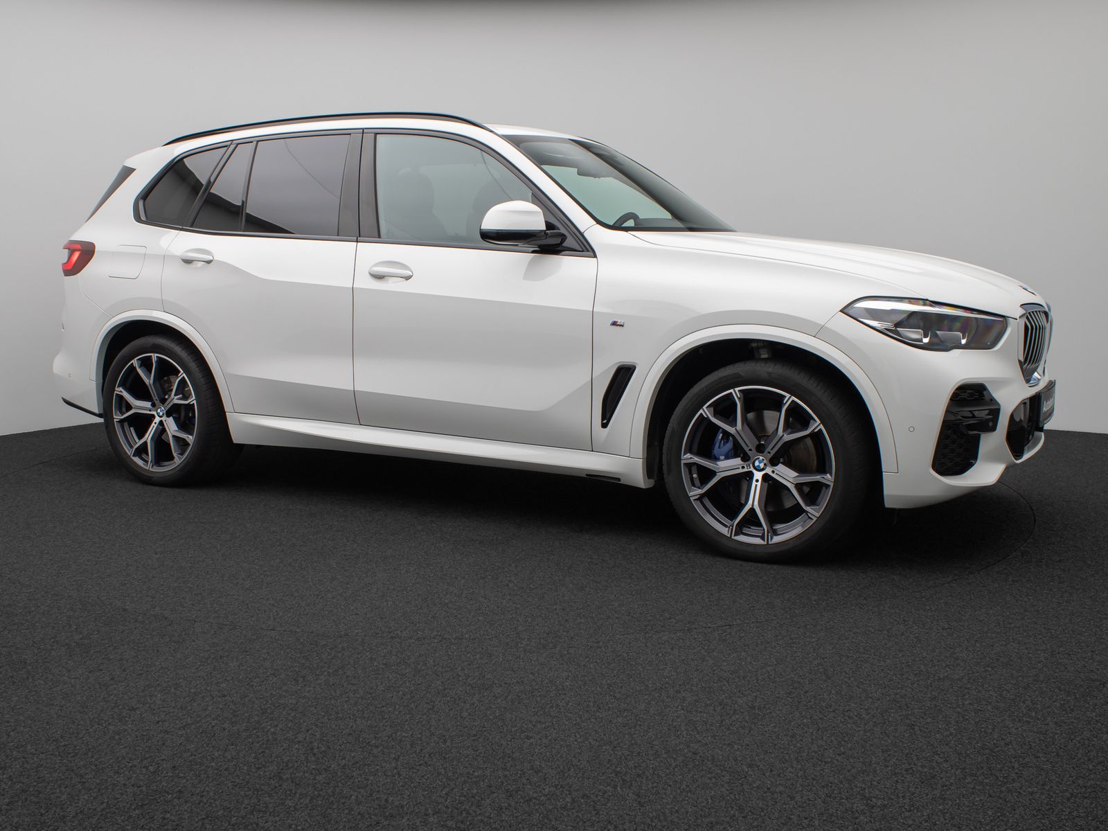 Fahrzeugabbildung BMW X5 xD30d M Sport Panoram Kamera HUD DAB HiFi 21"