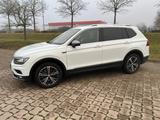 Volkswagen Tiguan Allspace 2.0 TDI SCR 140kW DSG 4MOTIO... - VW Tiguan Allspace Gebrauchtwagen in Hamburg