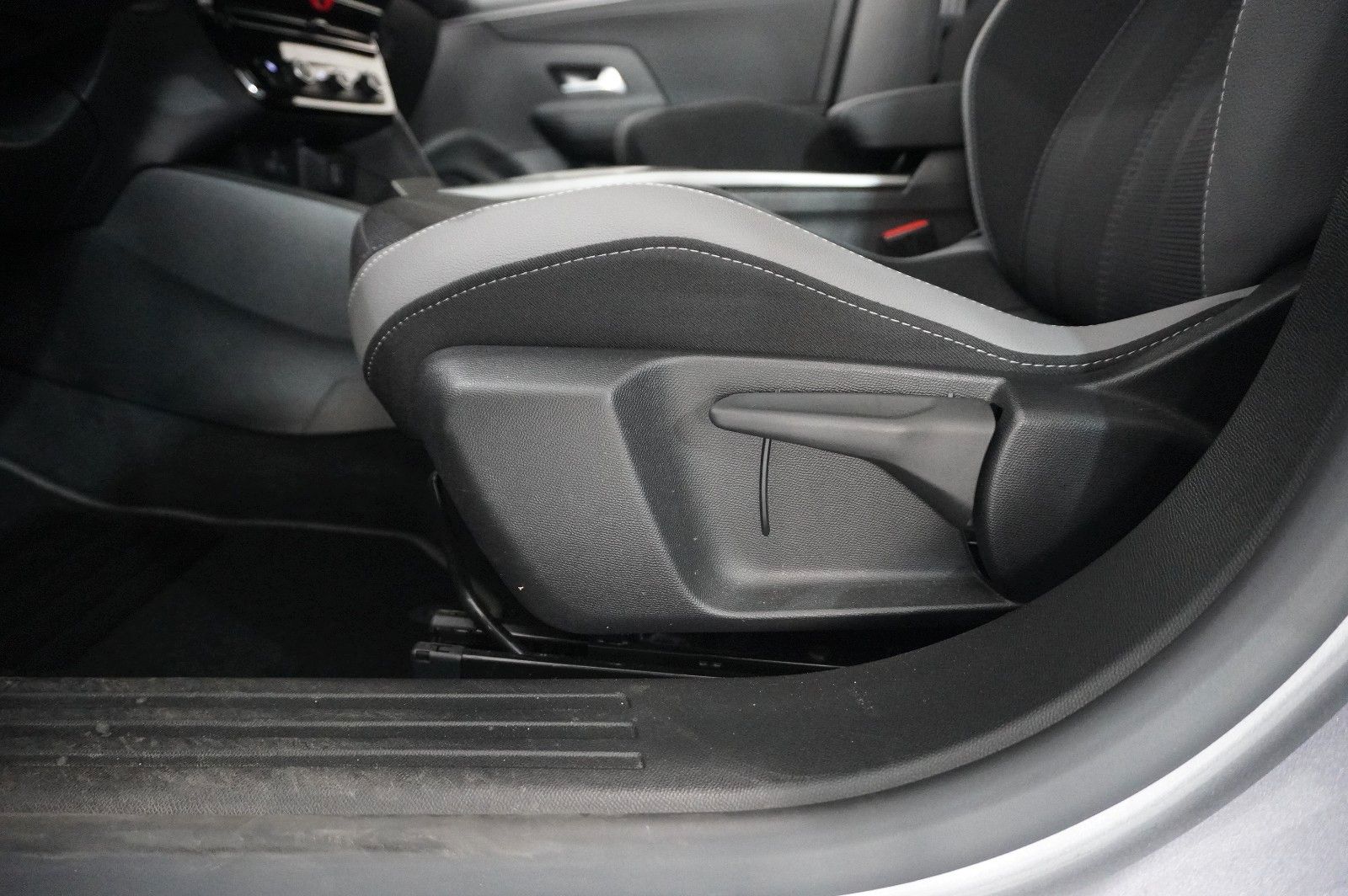 Fahrzeugabbildung Opel Mokka 1.2T GS SPORT NAVI/LED/KAMERA/SH/SPORT/DAB