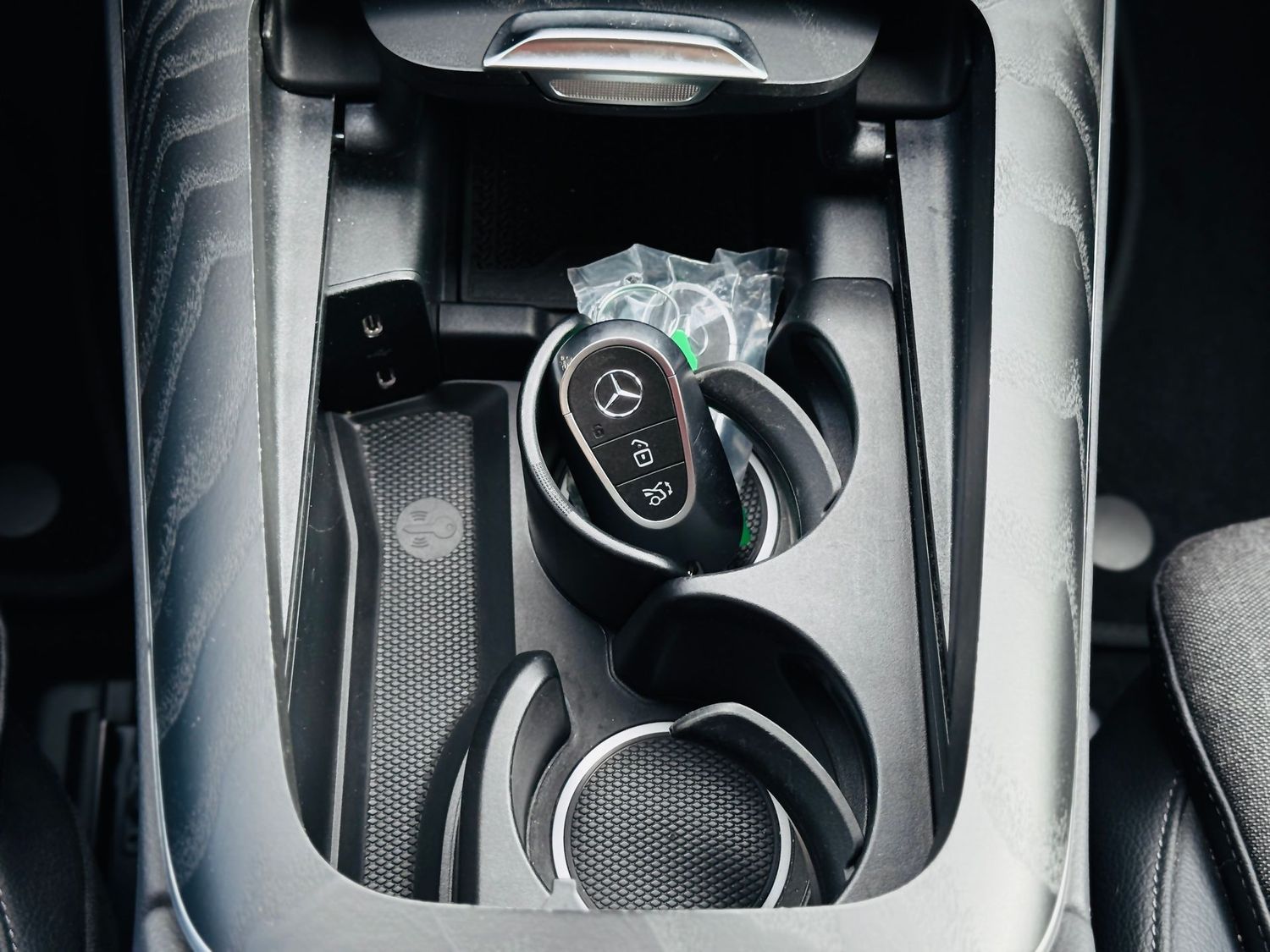 Fahrzeugabbildung Mercedes-Benz E 220 T d AVANTGARDE Advanced, AHK schw., Winter