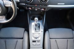 Fahrzeugabbildung Audi A3 Limousine Ambition Quattro Klima SHZ 2.HD TOP