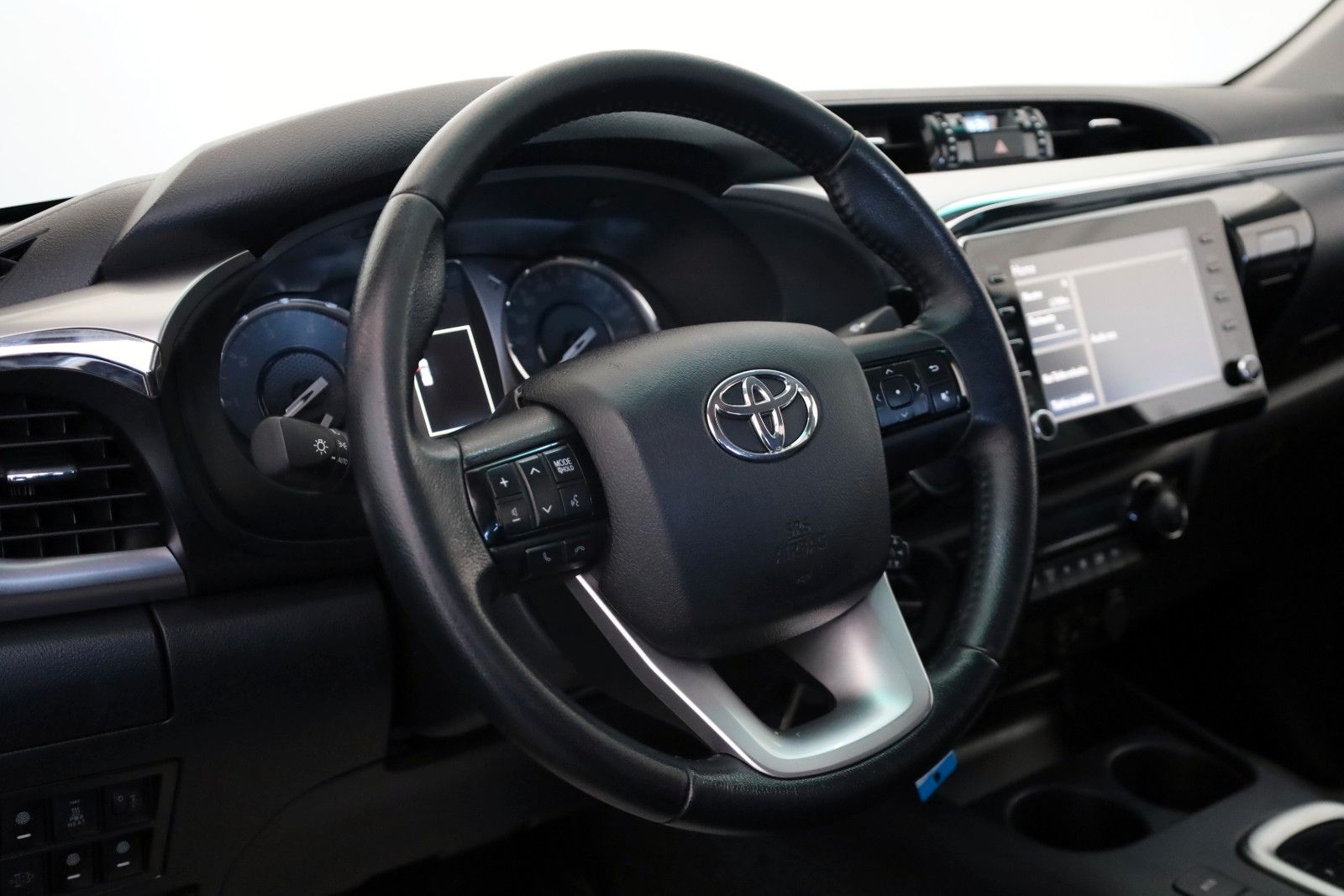 Fahrzeugabbildung Toyota Hilux 2.8 D-4D Comfort,Kamera,Rollbügel,AHK
