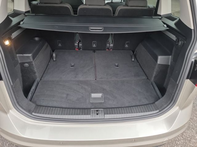 Fahrzeugabbildung Volkswagen Touran MOVE 2,0 TDI DSG 7-SITZER NAVI AHK KAMERA