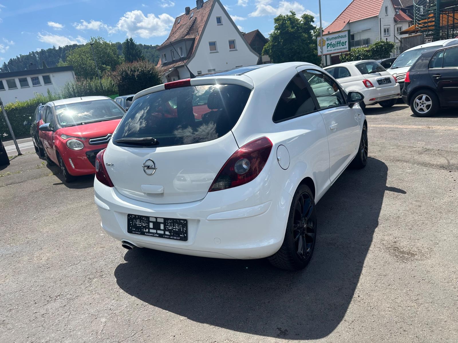 Opel Corsa D Color Edition*1.4 87 Ps *Klimaanlage