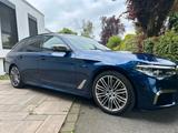 BMW M550d xDrive Touring (G31),AHK400 PS,SH,Voll - blaue BMW M550