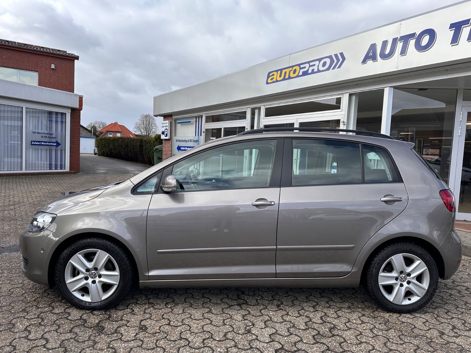 Fahrzeugabbildung Volkswagen Golf Plus 1.4 TSI DSG Comfortline AHK/PDC/GJR