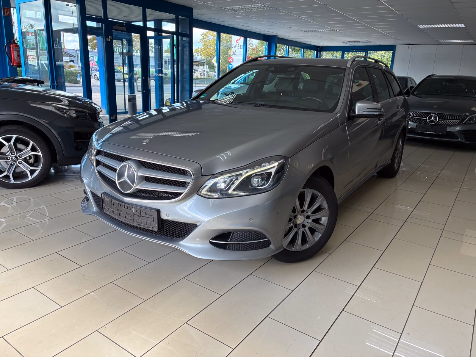 Mercedes-Benz E 200 CDI T-Modell *ACC-AHK-TEILLEDER-COMMAND*