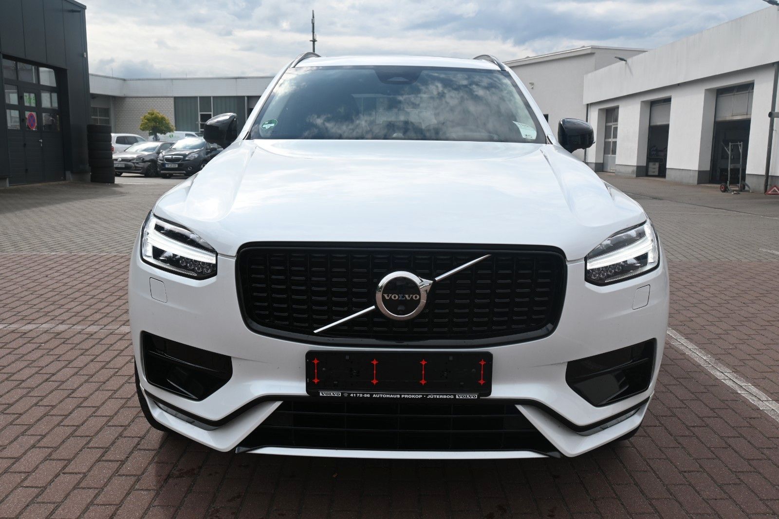 Fahrzeugabbildung Volvo XC90 Ultimate Dark B5*PANO*B&W*LUFT*STHZ*22*